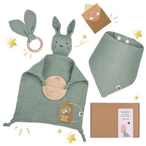 LAFERKA Neugeborenen Geschenk Junge | Zur Geburt Für Mädchen | Geschenkset mit 100% Baumwolle Schmusetuch+Lätzchen +Beißring+Baby Holzschild