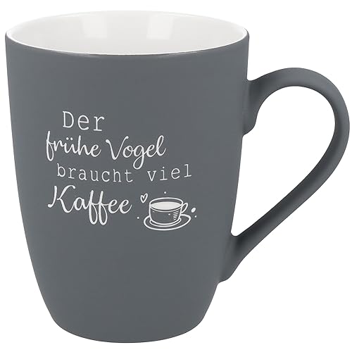 Spruchreif | Soft-Touch Tasse Grau Der frühe Vogel braucht viel Kaffee – Beidseitig gravierte Tasse mit Spruch | Lustiges Geschenk für Morgenmuffel & Kaffeeliebhaber | 350 ml