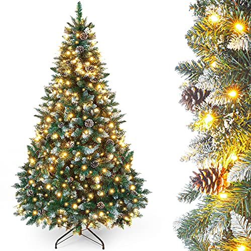 Yorbay künstlicher Weihnachtsbaum mit Beleuchtung und weißem Schnee, LED Tannenbaum für Weihnachten-Dekoration mit echten Tannenzapfen, Feuerbeständig (180CM)